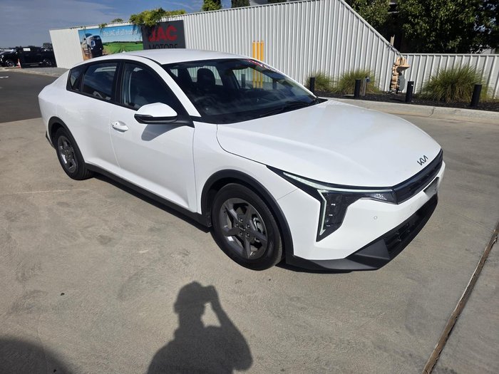2025 Kia K4 S