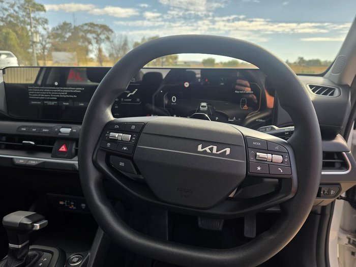 2025 Kia K4 S
