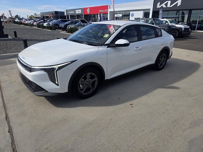 2025 Kia K4 S