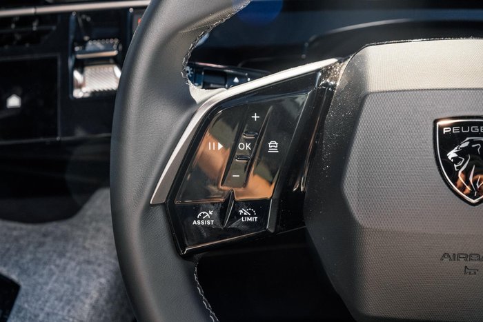 2025 Peugeot 3008 Allure Hybrid