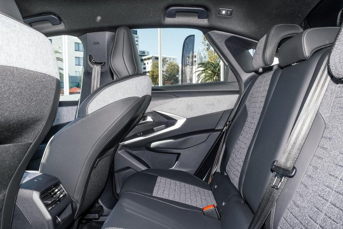 2025 Peugeot 3008 Allure Hybrid P64 MY25 Okenite White