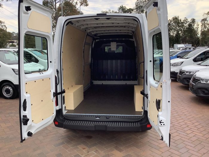 2025 Renault Master