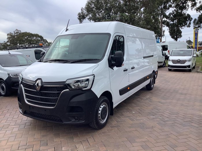 2025 Renault Master