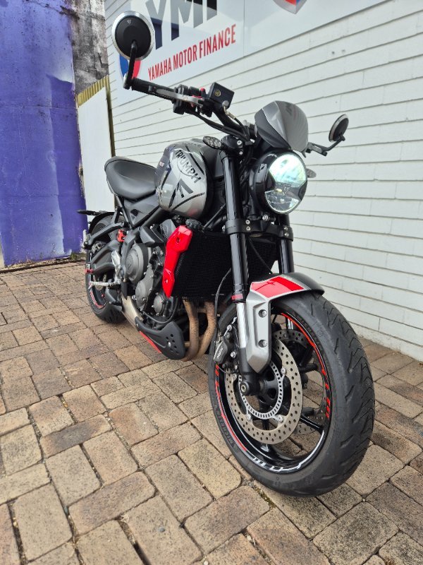 2022 Triumph TRIDENT 660 SILVER