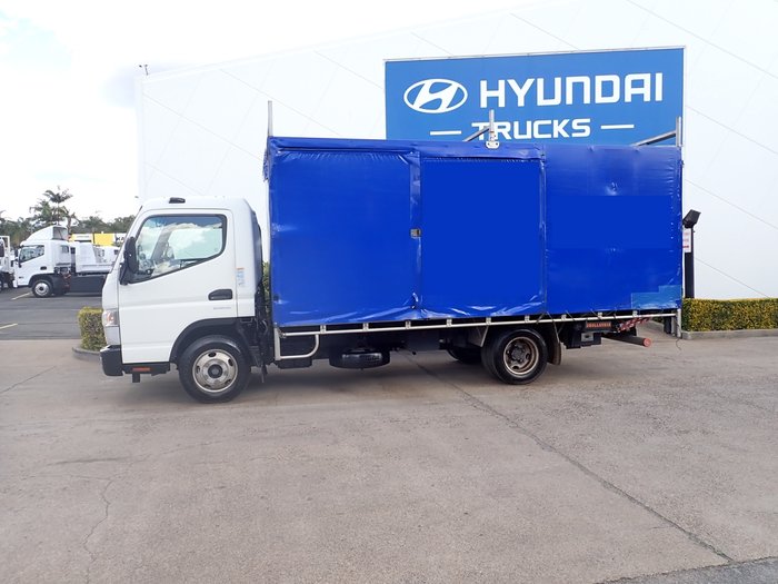 2020 MITSUBISHI FUSO 515 WHITE