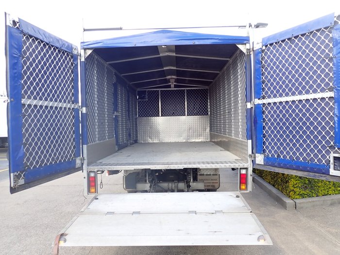 2020 MITSUBISHI FUSO 515 WHITE