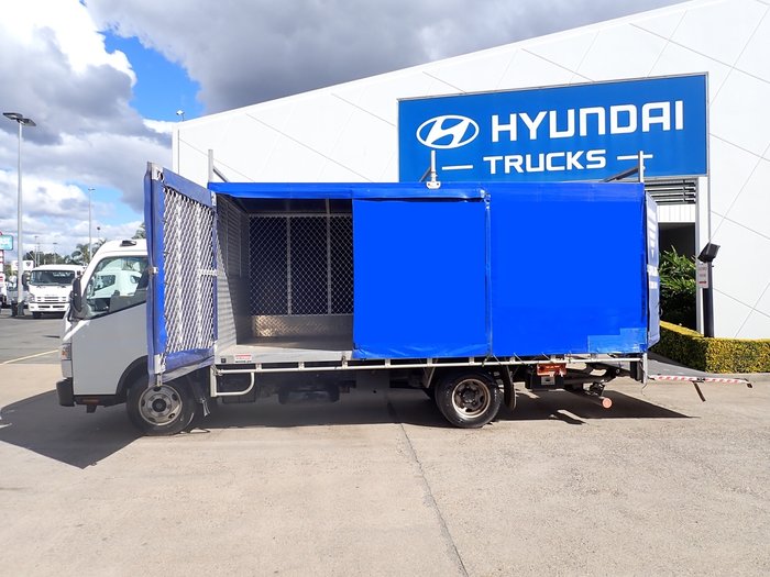 2020 MITSUBISHI FUSO 515 WHITE