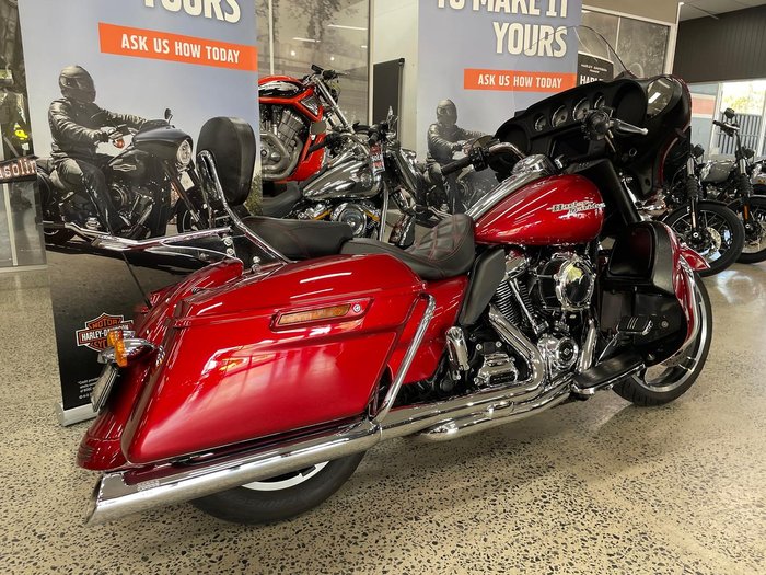2018 Harley-Davidson Street Glide 107 (FLHX) Touring Red