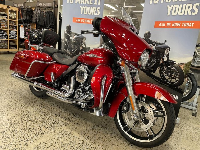 2018 Harley-Davidson Street Glide 107 (FLHX) Touring Red