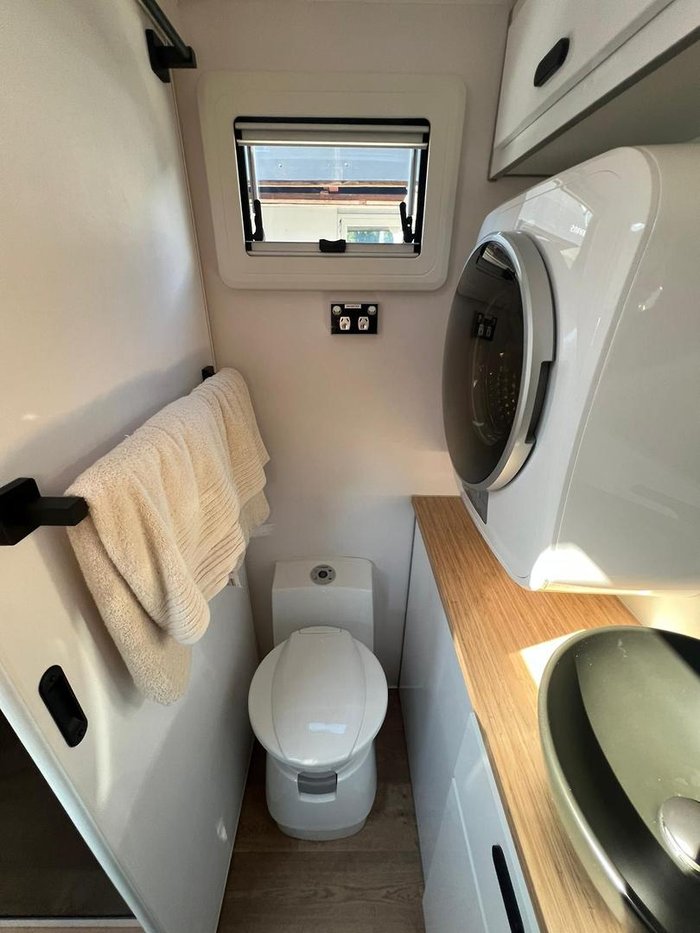 2025 JB Caravans Gator X 17'10 Fd Cafe