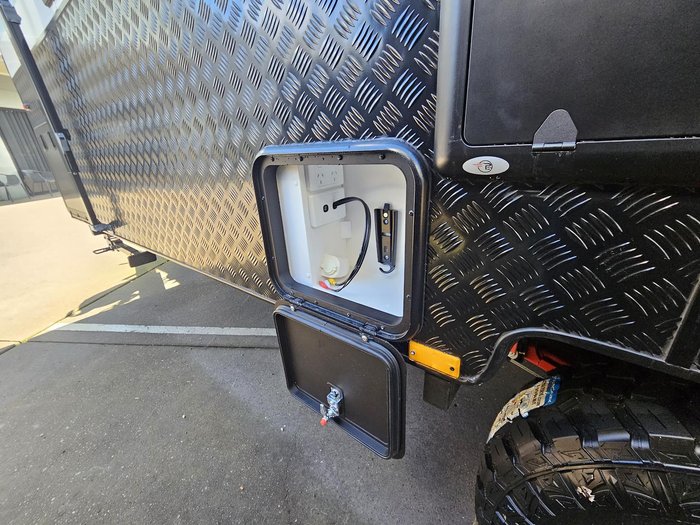2025 Network RV Caravans Terrain Tough 17'6 Was $81,990 Now $57,990