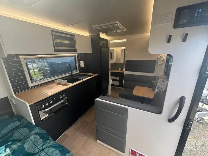 2025 New Age Caravans New Age Manta Ray Mr15e Expedition My25