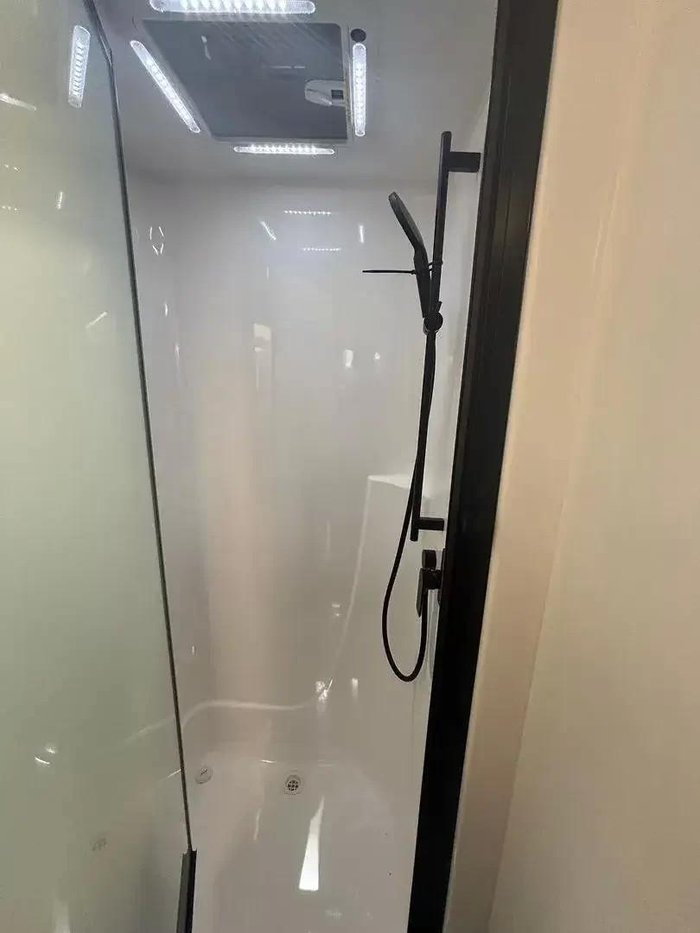 2025 New Age Caravans New Age Manta Ray Mr15e Expedition My25