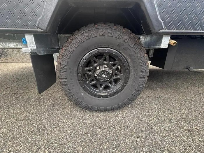 2025 New Age Caravans 2025 New Age Caravans Manta Ray Expedition