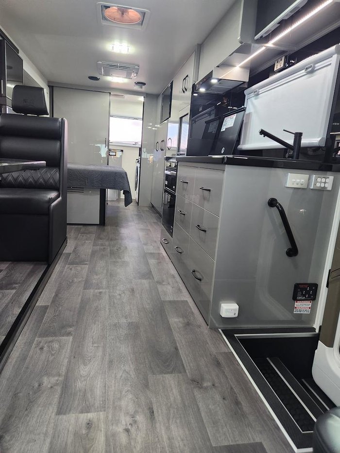 0 Paradise MotorHomes LIBERATION PLATINUM (PRICE REDUCED FOR IMMEDIATE DELIVERY)