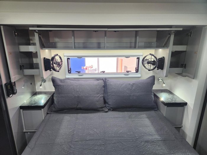 0 Paradise MotorHomes LIBERATION PLATINUM (PRICE REDUCED FOR IMMEDIATE DELIVERY)