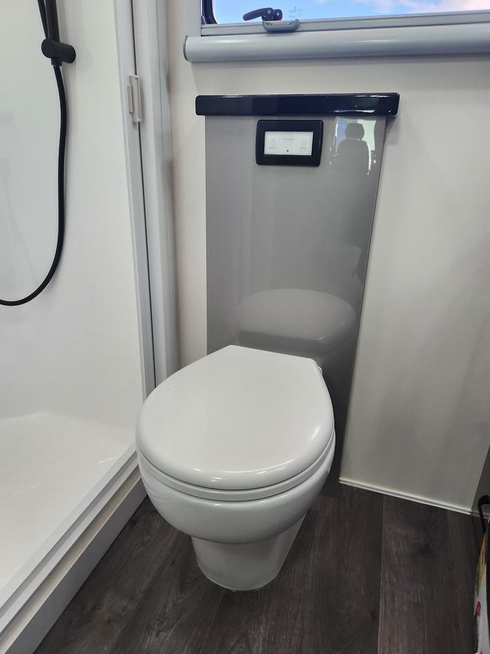 0 Paradise MotorHomes LIBERATION PLATINUM (PRICE REDUCED FOR IMMEDIATE DELIVERY)