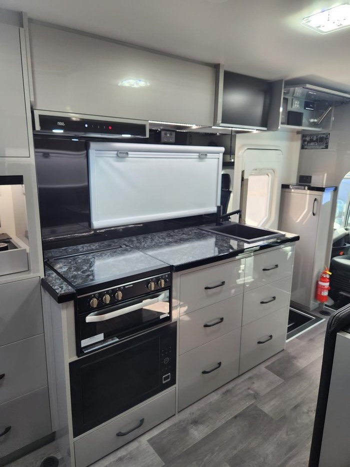 0 Paradise MotorHomes LIBERATION PLATINUM (PRICE REDUCED FOR IMMEDIATE DELIVERY)