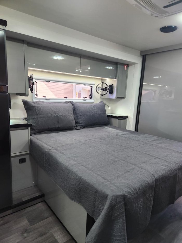 0 Paradise MotorHomes LIBERATION PLATINUM (PRICE REDUCED FOR IMMEDIATE DELIVERY)