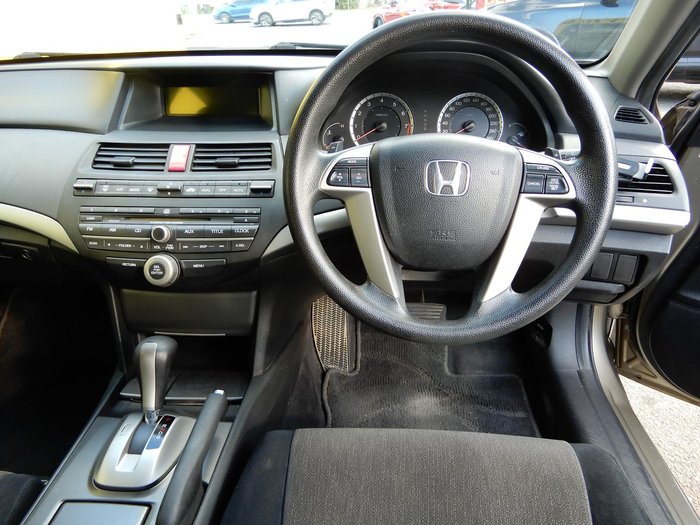 2008 Honda Accord VTi 8th Gen Gold