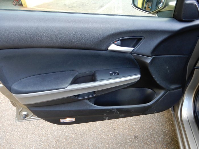 2008 Honda Accord VTi 8th Gen Gold