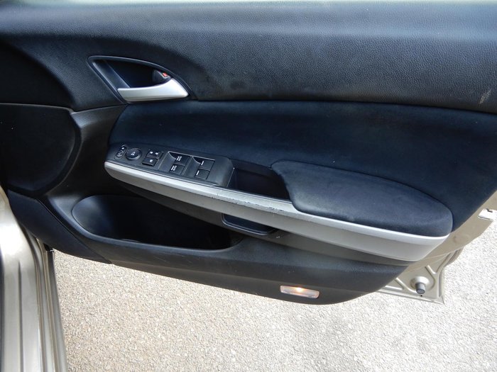 2008 Honda Accord VTi 8th Gen Gold