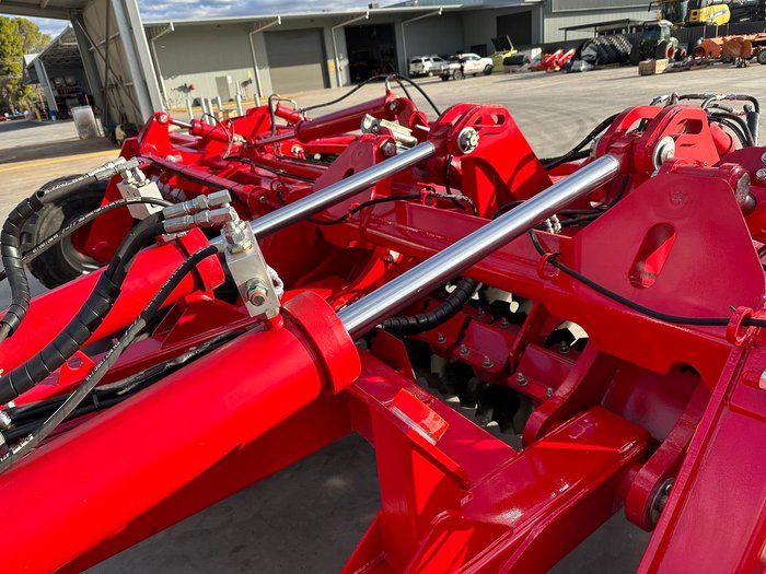 2023 Tatu Speed Disc 72 Plate 9m with Cage Roller USED RED