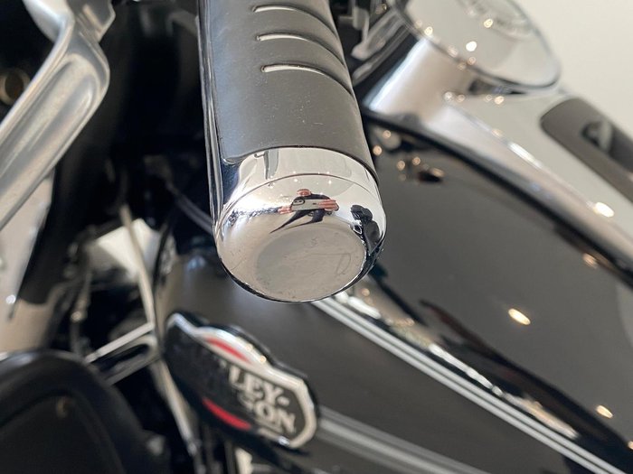 2011 Harley-Davidson Ultra Classic Electra Glide 1690 (FLHTCU) Touring Black