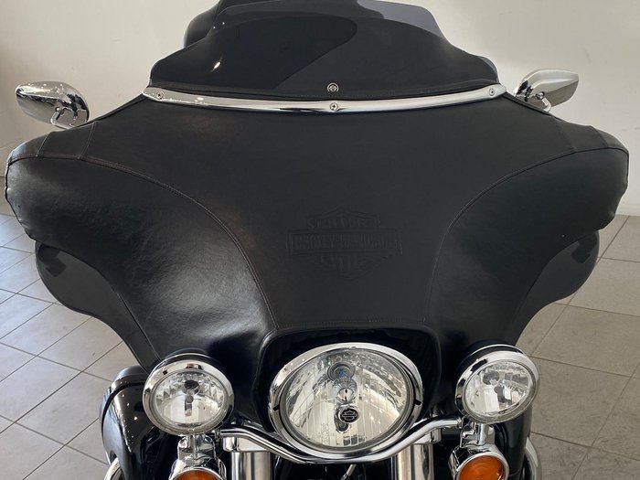 2011 Harley-Davidson Ultra Classic Electra Glide 1690 (FLHTCU) Touring Black