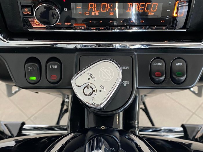 2011 Harley-Davidson Ultra Classic Electra Glide 1690 (FLHTCU) Touring Black