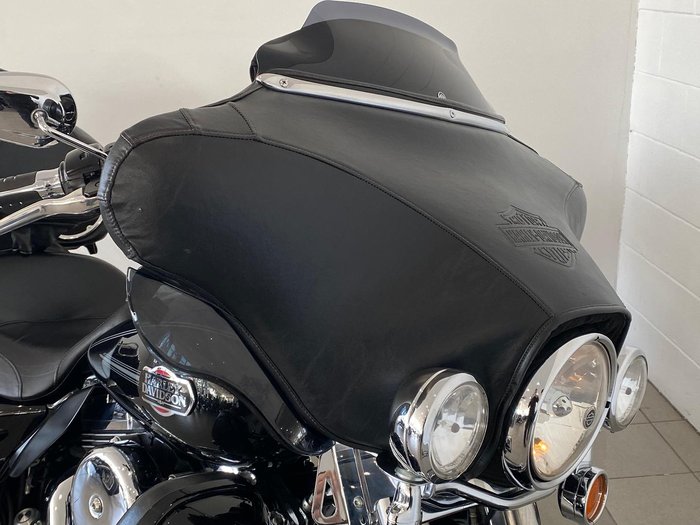 2011 Harley-Davidson Ultra Classic Electra Glide 1690 (FLHTCU) Touring Black