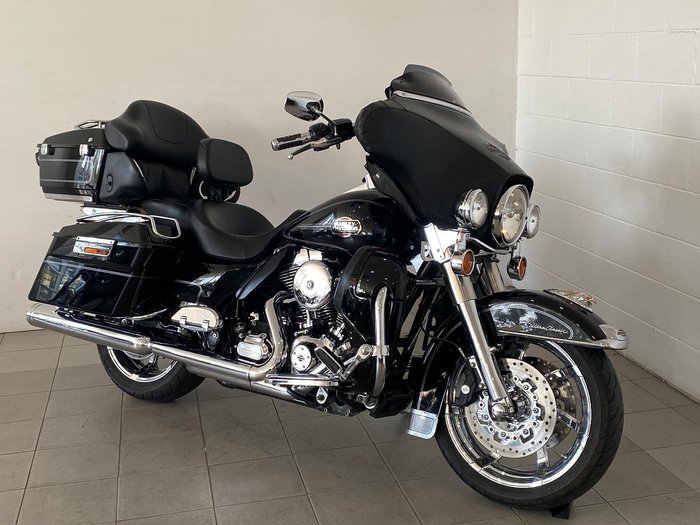 2011 Harley-Davidson Ultra Classic Electra Glide 1690 (FLHTCU) Touring Black