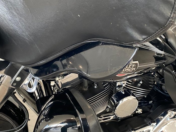 2011 Harley-Davidson Ultra Classic Electra Glide 1690 (FLHTCU) Touring Black