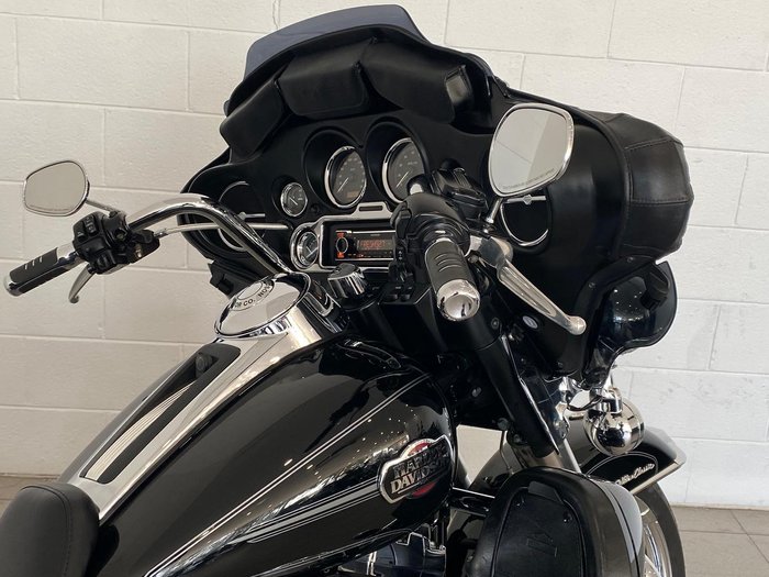 2011 Harley-Davidson Ultra Classic Electra Glide 1690 (FLHTCU) Touring Black