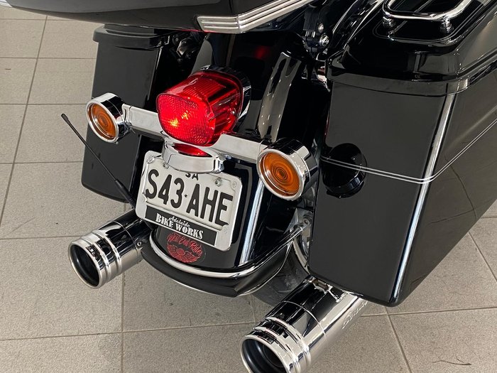2011 Harley-Davidson Ultra Classic Electra Glide 1690 (FLHTCU) Touring Black