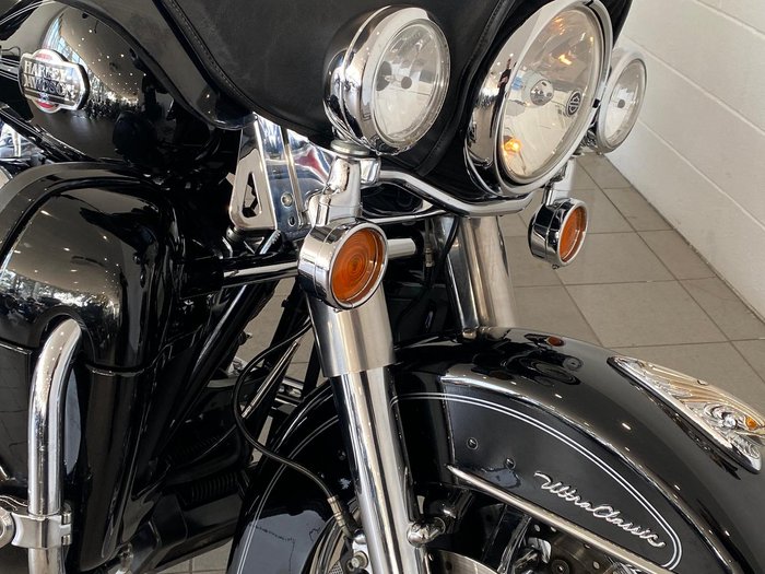 2011 Harley-Davidson Ultra Classic Electra Glide 1690 (FLHTCU) Touring Black