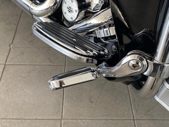 2011 Harley-Davidson Ultra Classic Electra Glide 1690 (FLHTCU) Touring Black