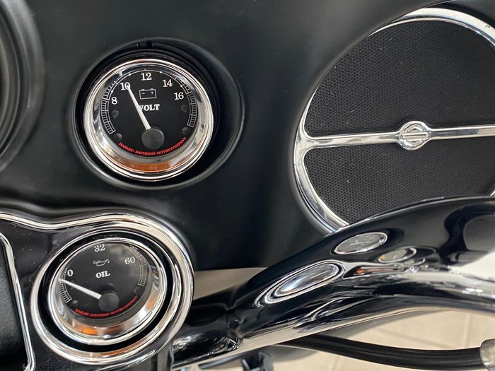 2011 Harley-Davidson Ultra Classic Electra Glide 1690 (FLHTCU) Touring Black