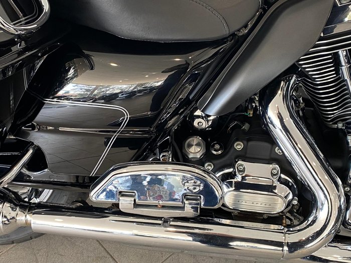 2011 Harley-Davidson Ultra Classic Electra Glide 1690 (FLHTCU) Touring Black