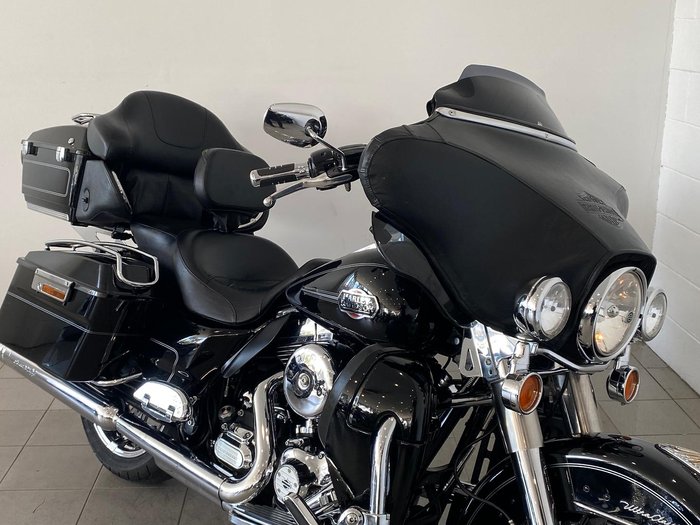 2011 Harley-Davidson Ultra Classic Electra Glide 1690 (FLHTCU) Touring Black