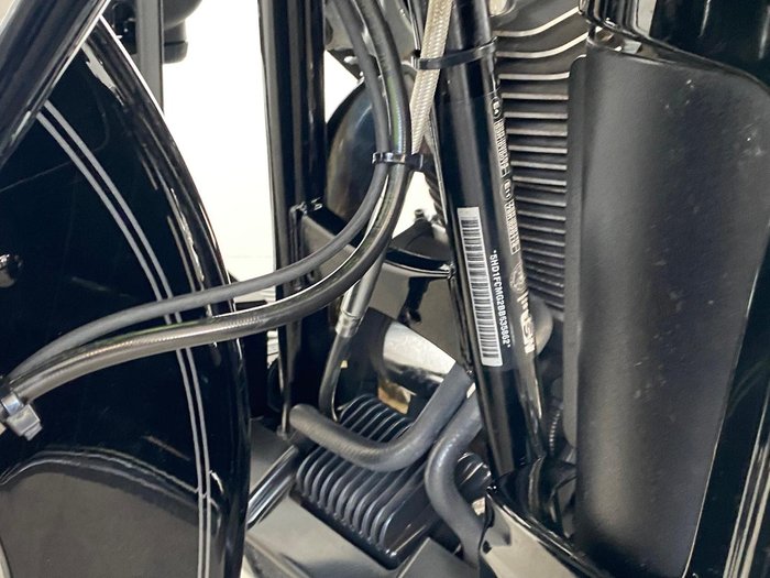 2011 Harley-Davidson Ultra Classic Electra Glide 1690 (FLHTCU) Touring Black