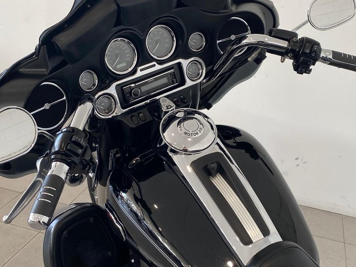 2011 Harley-Davidson Ultra Classic Electra Glide 1690 (FLHTCU) Touring Black