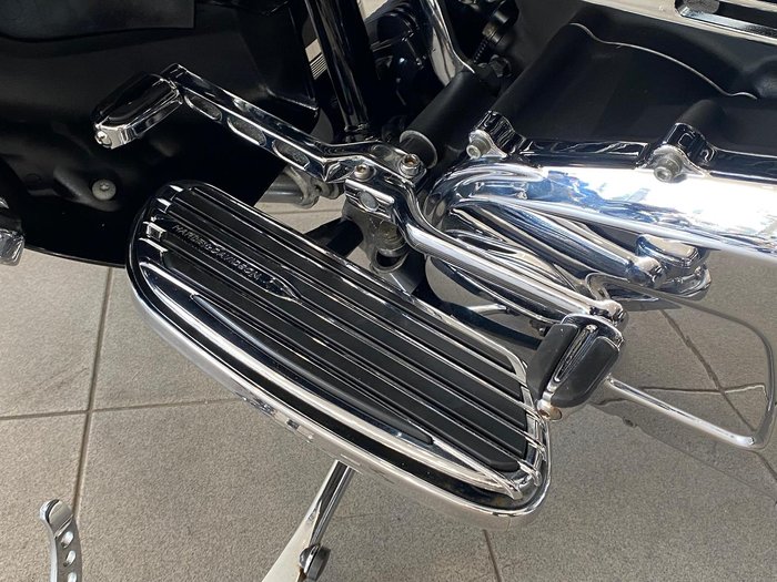2011 Harley-Davidson Ultra Classic Electra Glide 1690 (FLHTCU) Touring Black