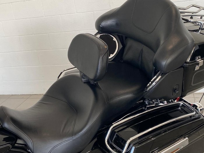 2011 Harley-Davidson Ultra Classic Electra Glide 1690 (FLHTCU) Touring Black