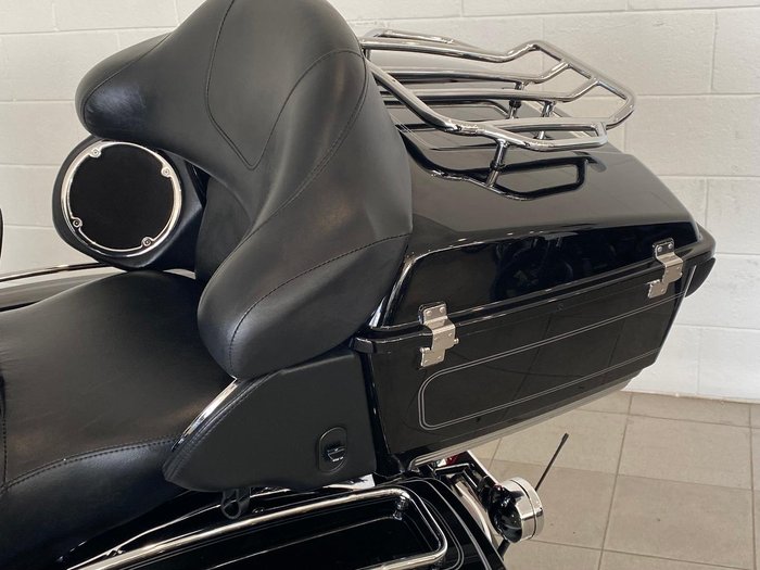 2011 Harley-Davidson Ultra Classic Electra Glide 1690 (FLHTCU) Touring Black