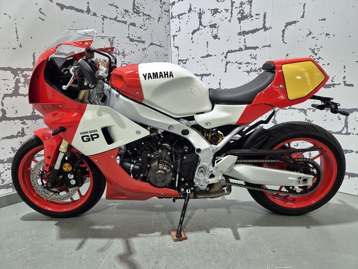 2024 Yamaha XSR900 GP XSR White