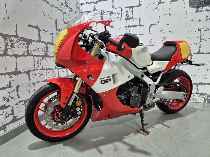 2024 Yamaha XSR900 GP XSR White