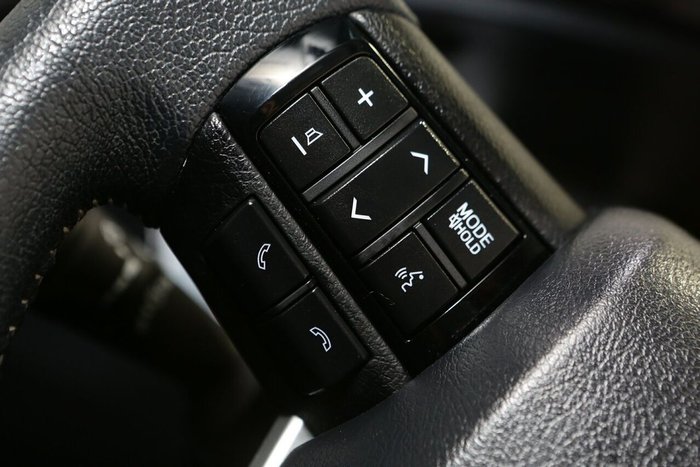 2022 Toyota Hilux SR5