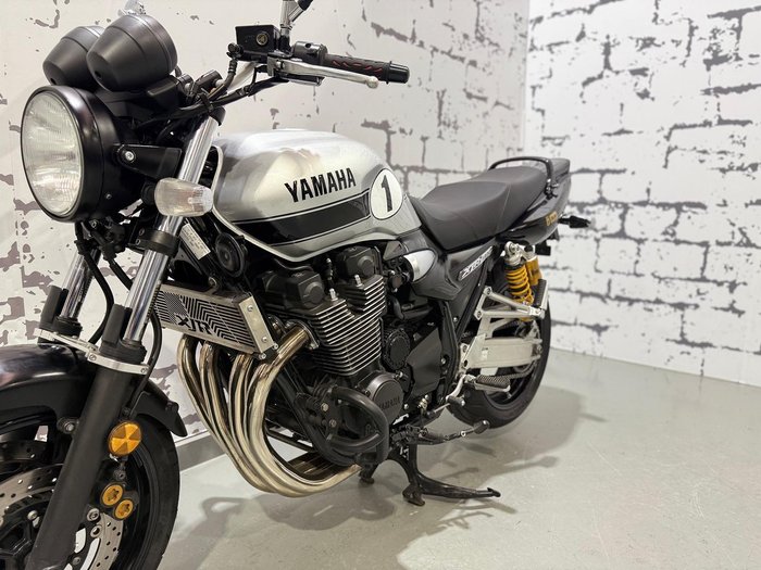 2016 Yamaha XJR1300 XJR Silver