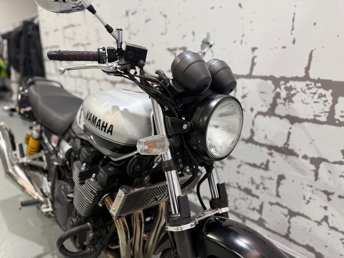 2016 Yamaha XJR1300 XJR Silver